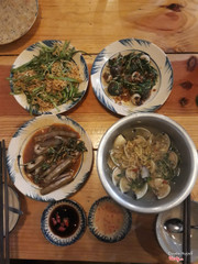 Đồng giá 30k nhưng ăn no lắm luôn. Đặc biệt mùi ốc thơm và cay, ngon rất thích hợp cho thời tiết lạnh như Đà Lạt. Mọi người hãy nên thử quán ốc này.