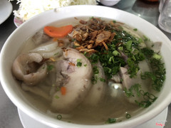 Bánh canh giò bó