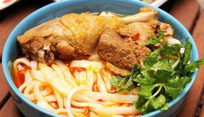 Hủ Tiếu & Mì Gà - Lạc Long Quân