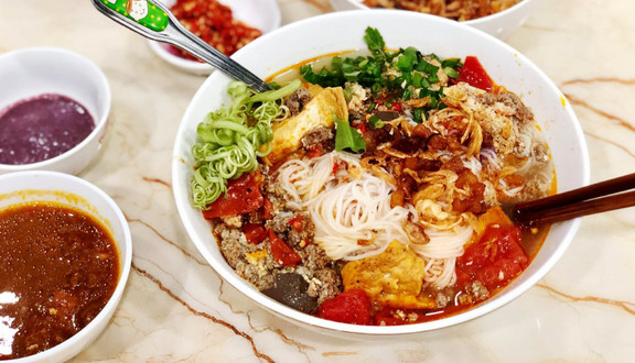 Sơn Lâm Quán - Bún Riêu & Hủ Tiếu