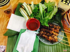 Nhân viên nhiệt tình.đồ ăn ok.giá cả ok.gửi xe pải mất vé