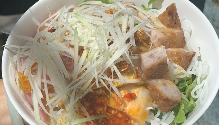 LyLy - Bánh Canh & Bún Mắm