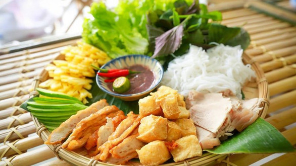 Bún Đậu Mắm Tôm Cô Út