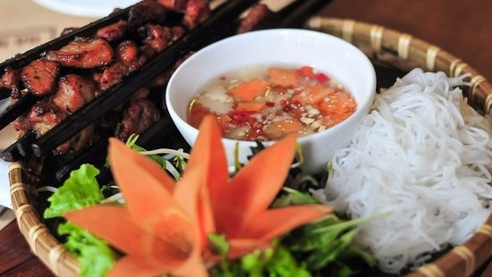 Bún Chả Hồng Điệp - Thịt Nướng Kẹp Tre - Đông Hải