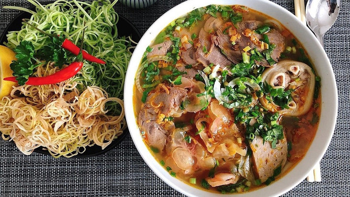 Bún Bò Giò Heo Bà Mười - Bún Bò Sườn Bò - Tân Quý