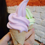 Kem ốc quế việt quất + matcha