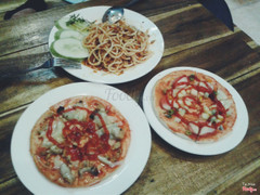 Không gian quán đẹp. Pizza ngon 😙😙😙 Chị phục vụ tóc ngắn so ciuuu
