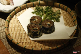 sushi cuộn mì đen