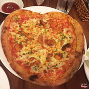 Pizza ít nhân... Ăn bị ngán :( pizza hải sản. 