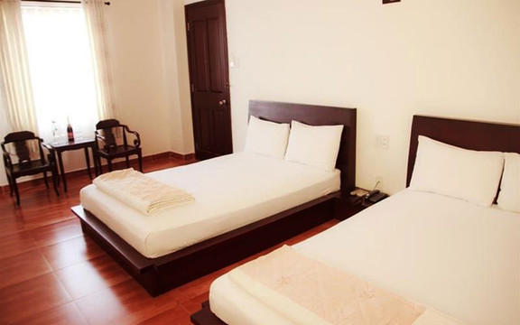 Pha Lê Xanh 1 Hotel