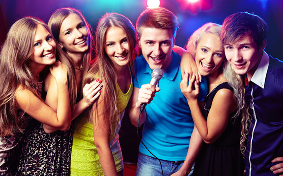 Hương Giang Karaoke