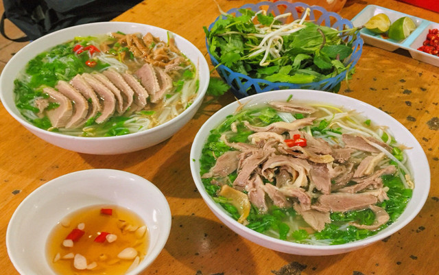 Phở Gà, Bún & Miến Ngan - Đê La Thành - 917 Dốc Viện Nhi