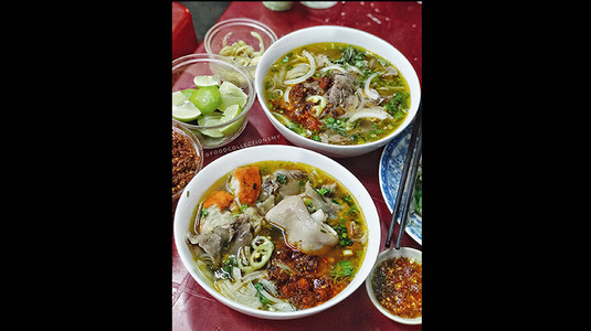 Bún bò có sa tế tóp mỡ