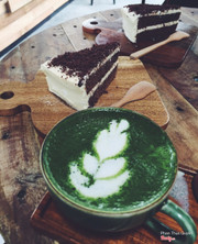 Nước uống 7 điểm, bánh ok.... Mình kêt matcha latte như hình. Nhưng làm tanh nên uống ko đc ^^