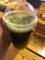 Trà xanh kiwi