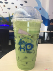 Green tea latte cái gì cũng được , ngon quá trời . Ly siêu bự 17 loại topping nhà làm rất đã , có 25k à .... 