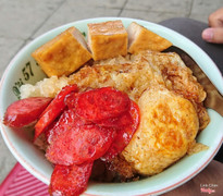 Xôi trứng chả lạp xưởng