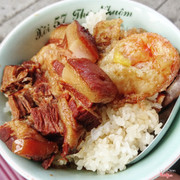 Xôi trứng thịt kho