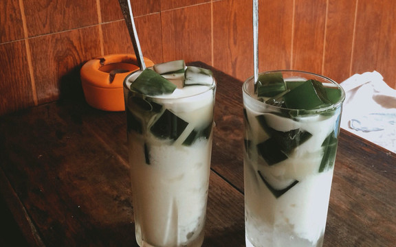 Chị Bích - Sinh Tố