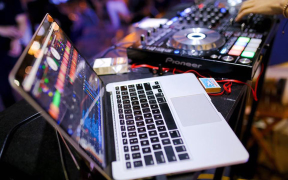 Hamsa - Tea & Coffee Cùng DJ Sống Động