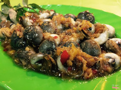 Ốc mỡ xào trứng muối