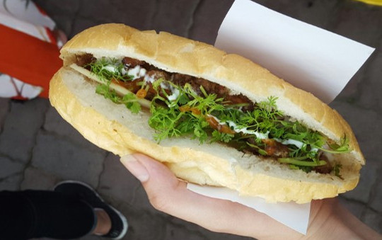 Bánh Mì Thịt Nướng