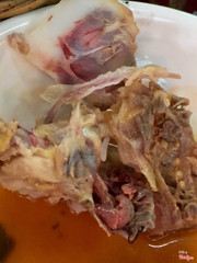 Xé gà ra là thấy sống, xào như này thì ghê quá 😓