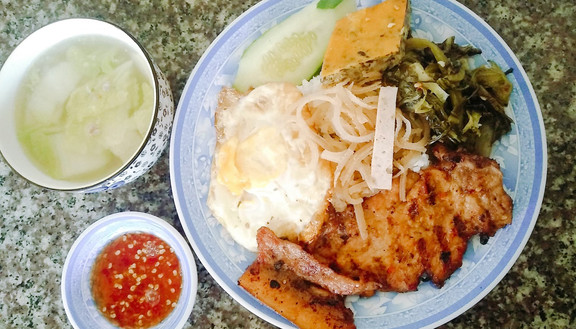 Cơm Trưa Bình Dân - Lê Văn Quới