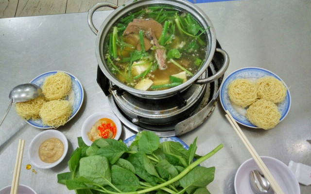 Cô Thu - Lẩu Đuôi Bò