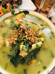 Cá lăng om chuối đậu