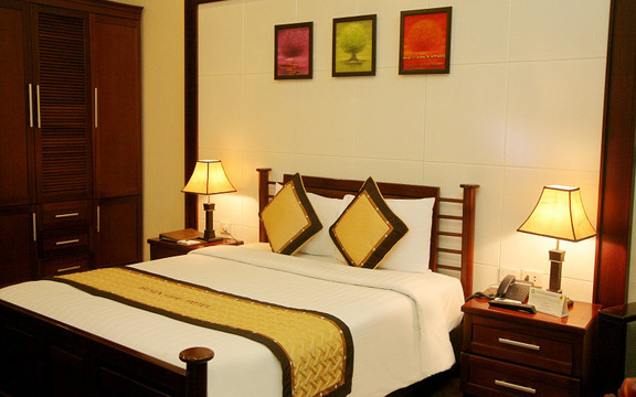 Huyền Châu Hotel - Yên Phụ