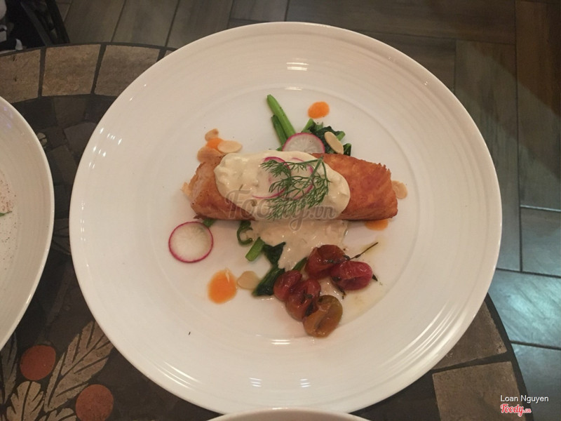 Cà hồi áp chảo