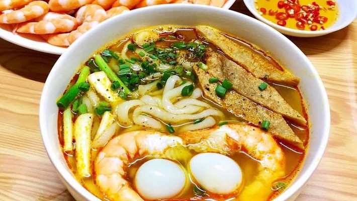 Bánh Canh Xương Chả Cô Gia - Hoàng Diệu