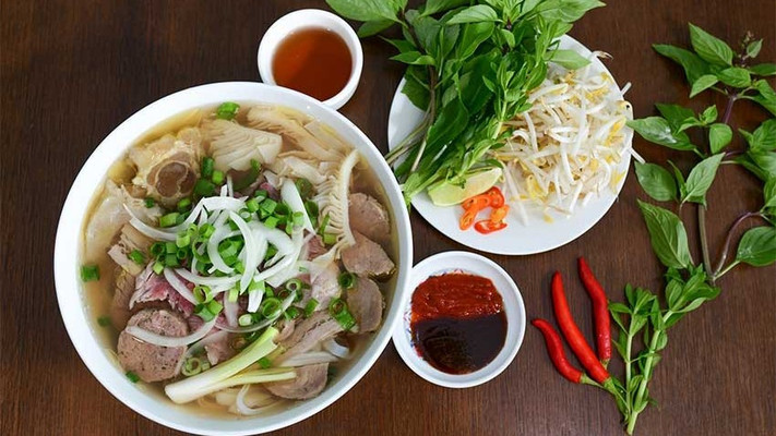 Thủy Ngọc - Bánh Đa Gia Truyền - Hồ Sen