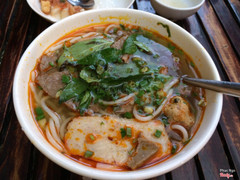 Bún bò chả 