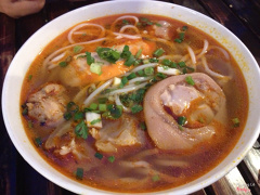 Bún bò giò-gân-chả 36k