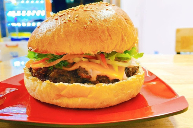 Bamisteakk - Bánh Mì Sườn Bò - 91 Nguyễn Chí Thanh