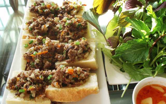 Bánh Mì Hấp - Cô Giang