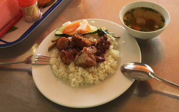 Cơm Bình Dân - Bát Sứ