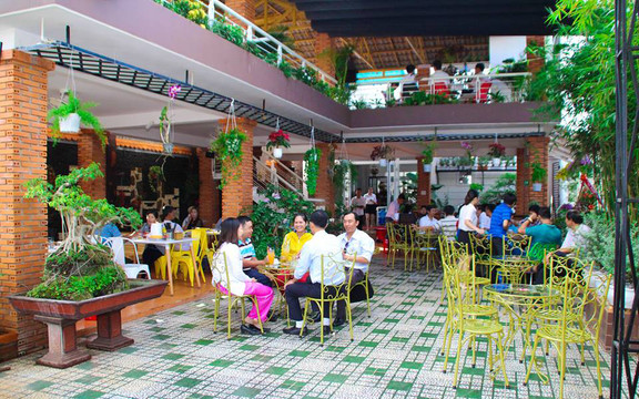 Hoa Sữa Cafe & Điểm Tâm