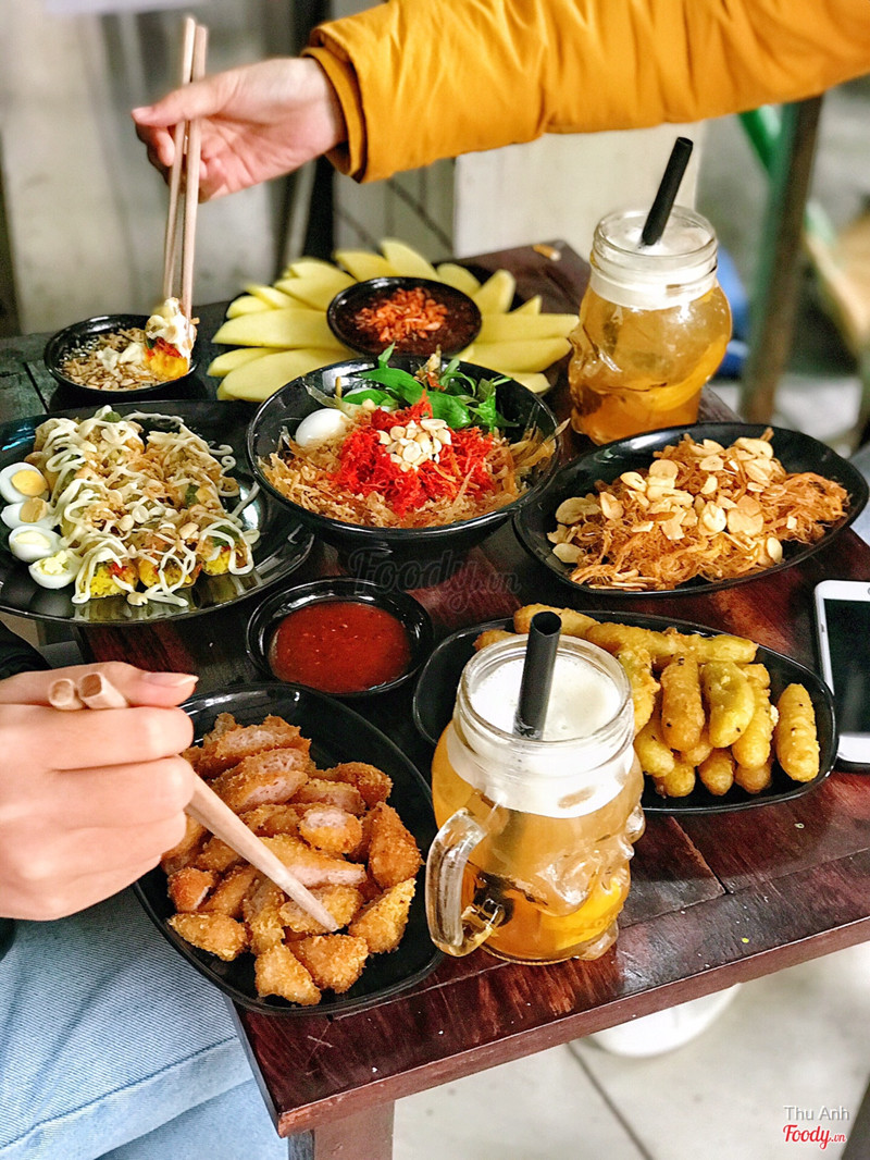 bánh tráng trộn, nem chua rán