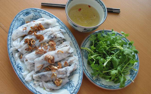 Bánh Cuốn Nóng & Gà Tần - Quan Nhân