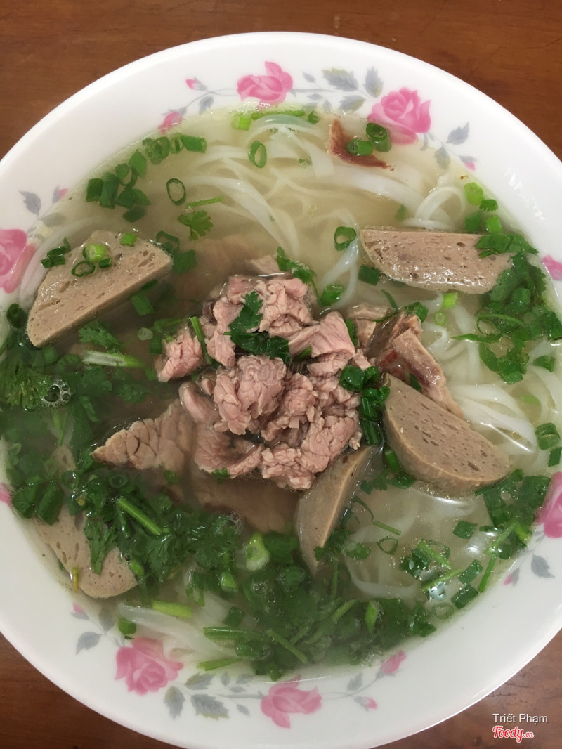 Phở tái nạm gân viên 53K (thiếu gân)