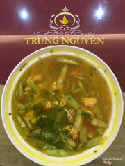 Canh cá hồi nấu chua