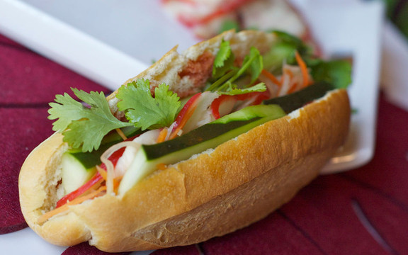 Bánh Mì Bình Dân - Lý Chính Thắng