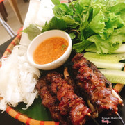 bún thịt xiên nướng