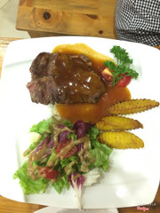 Bít tết bò sốt BBQ