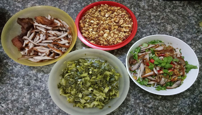 Cô Hạnh - Phở Chua