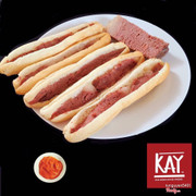 Bánh mì nhỏ , pate thơm, chấm cùng tương ớt cay cay