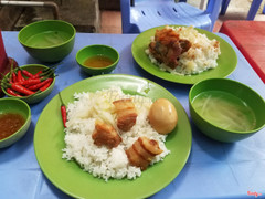 Cơm thịt kho trứng